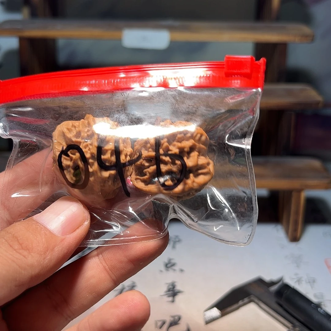 g***c文玩核桃，046核桃