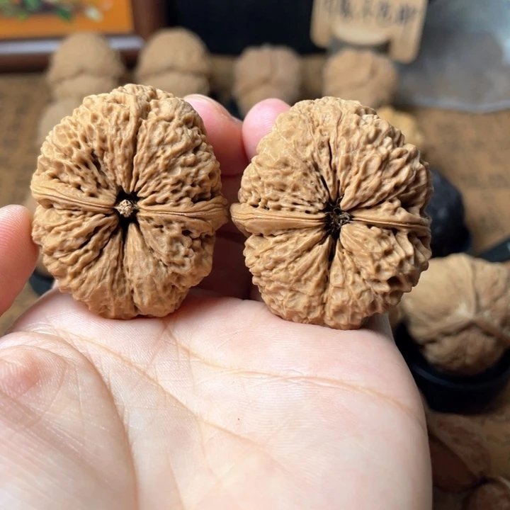 子***傲云南铁核桃默认微瑕39