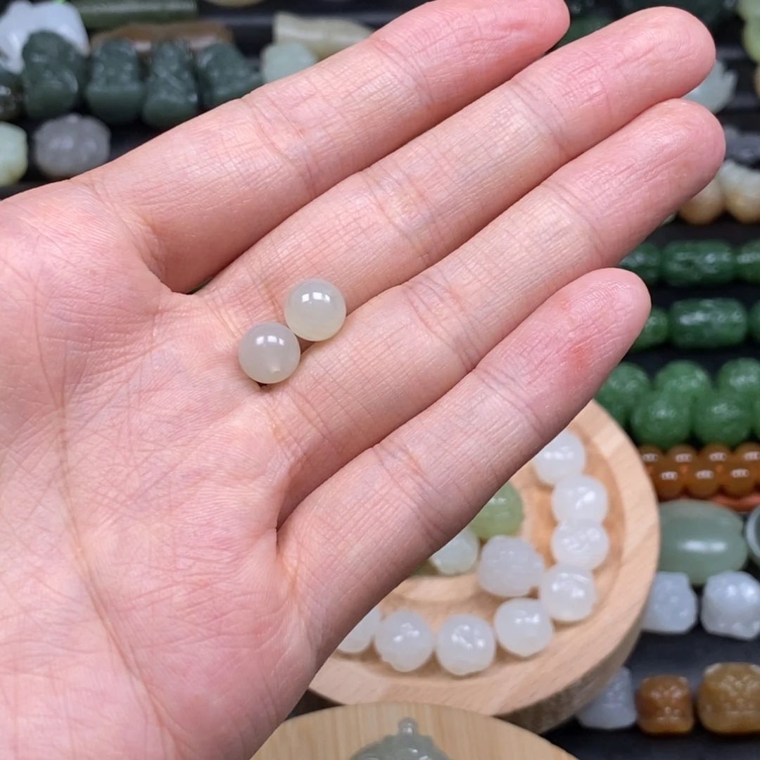 和田玉未镶嵌颈饰勇*