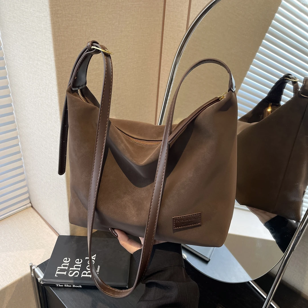 双根女爆款2025新款防盗单肩斜挎包腋下包肩包时尚女士通勤大包包