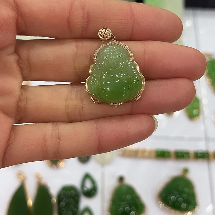 和田玉18K金镶嵌颈饰