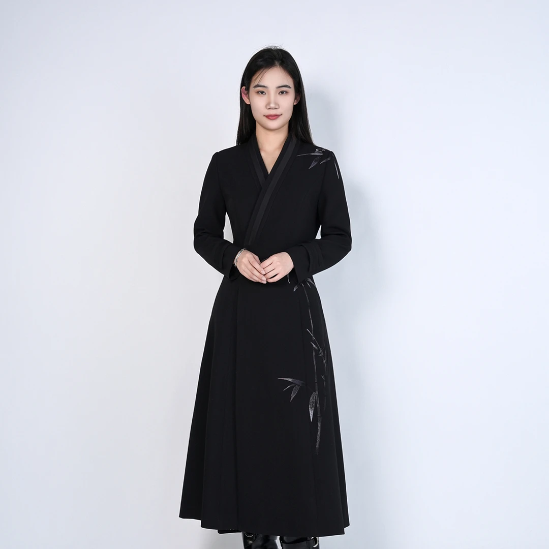 中国风精致刺绣气质清瑶显瘦长袖女士黑色战袍连衣裙HASS020020