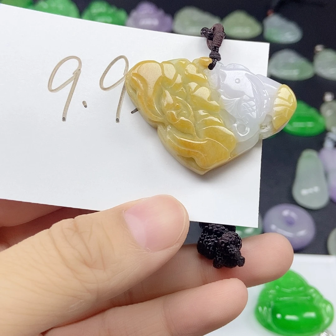 翡翠未镶嵌颈饰鱼牌