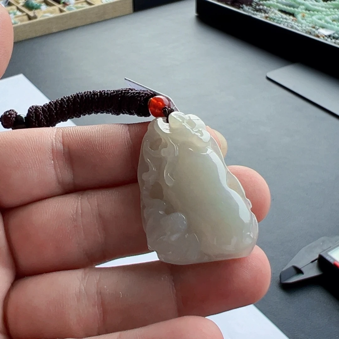 翡翠未镶嵌颈饰挂件