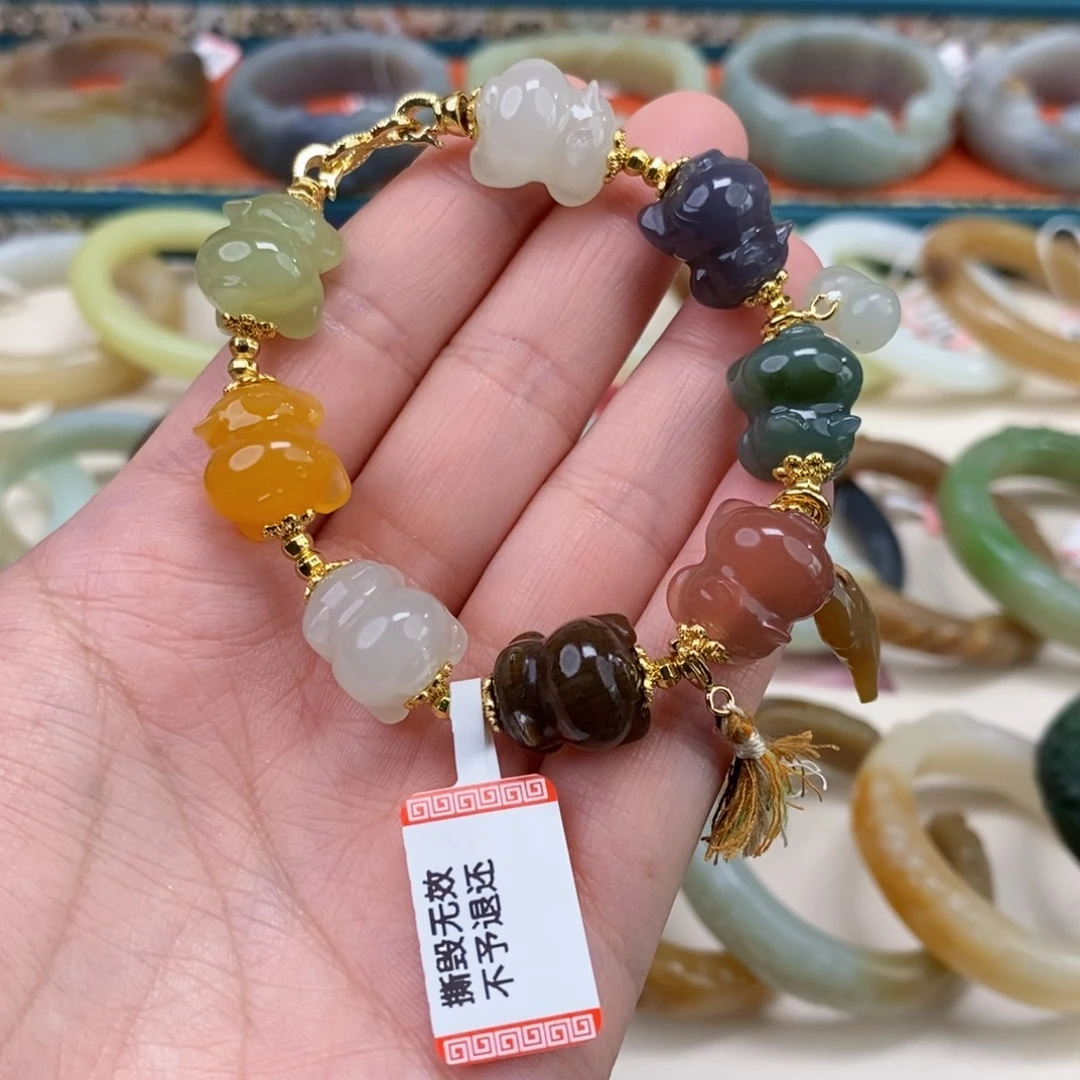 和田玉未镶嵌手镯趴趴猫手串