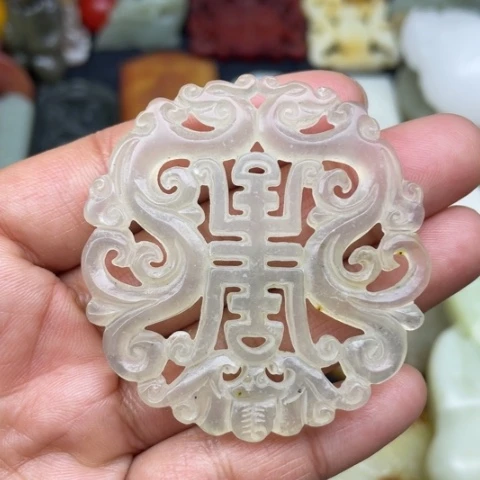 蛇纹石玉颈饰未镶嵌3