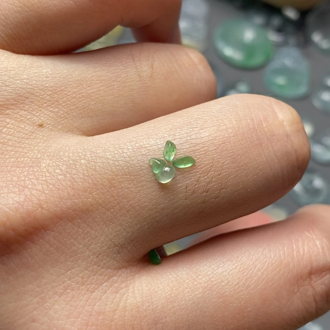 *****翡翠未镶嵌颈饰翡翠