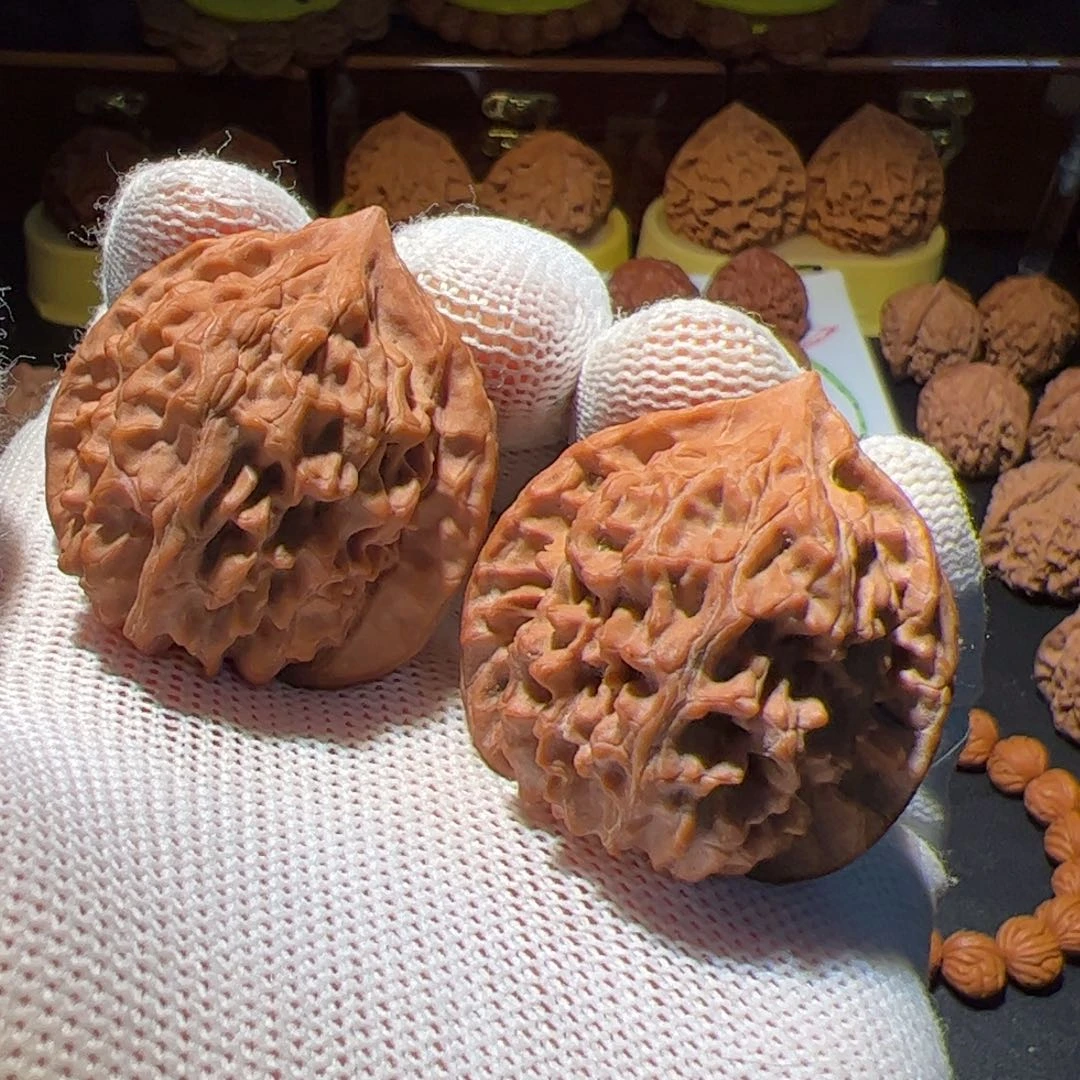 文玩核桃吊坠王*遥金毛