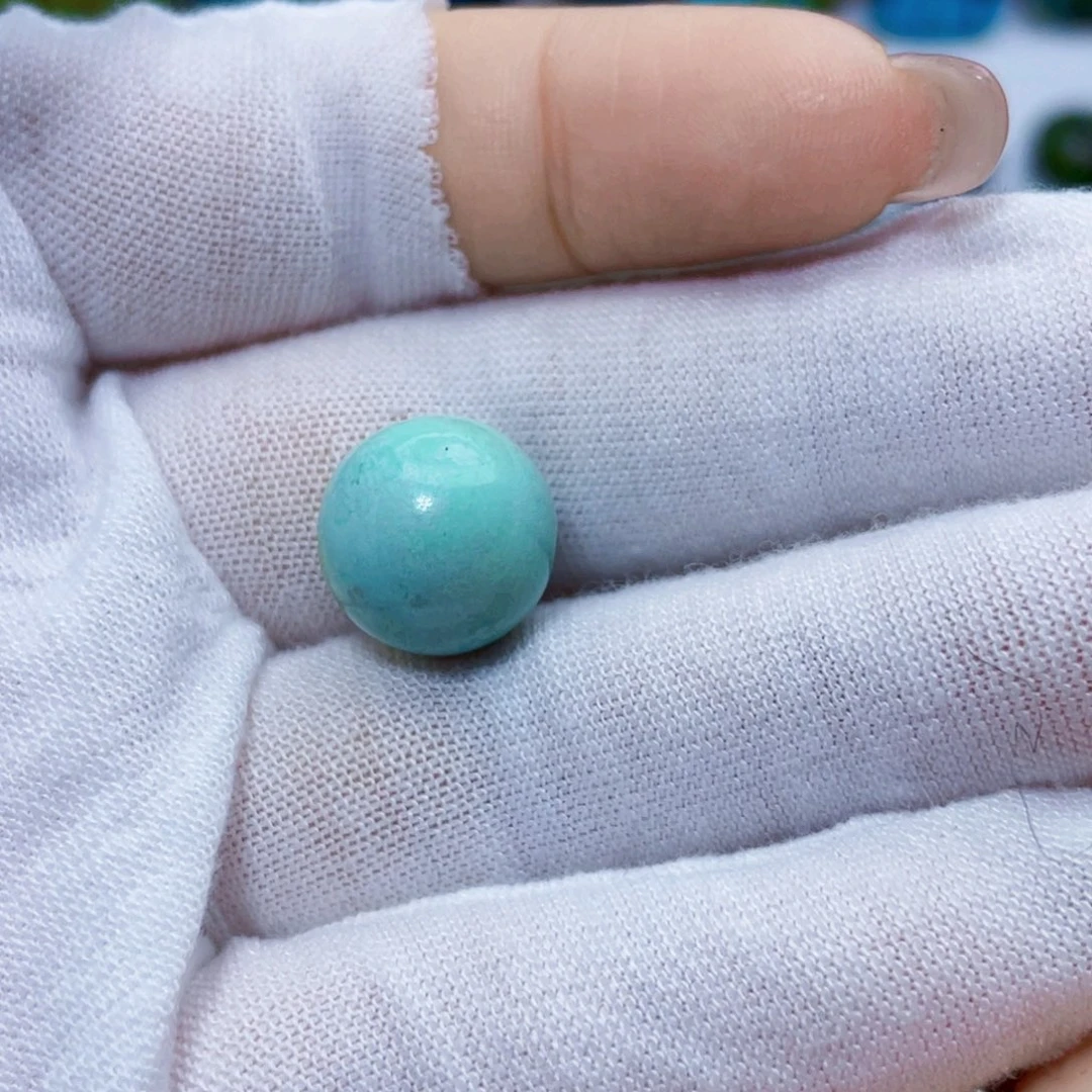 依***海绿松石未镶嵌饰品