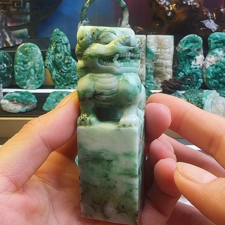 未镶嵌独山玉颈饰