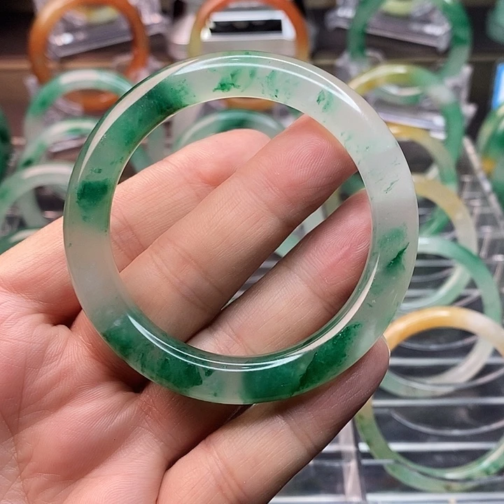 石英质玉手镯未镶嵌C**o