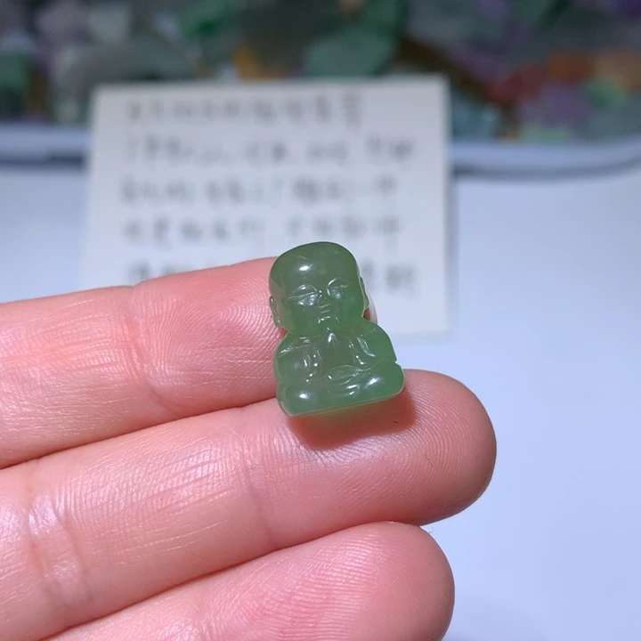 翡翠未镶嵌颈饰翡翠3