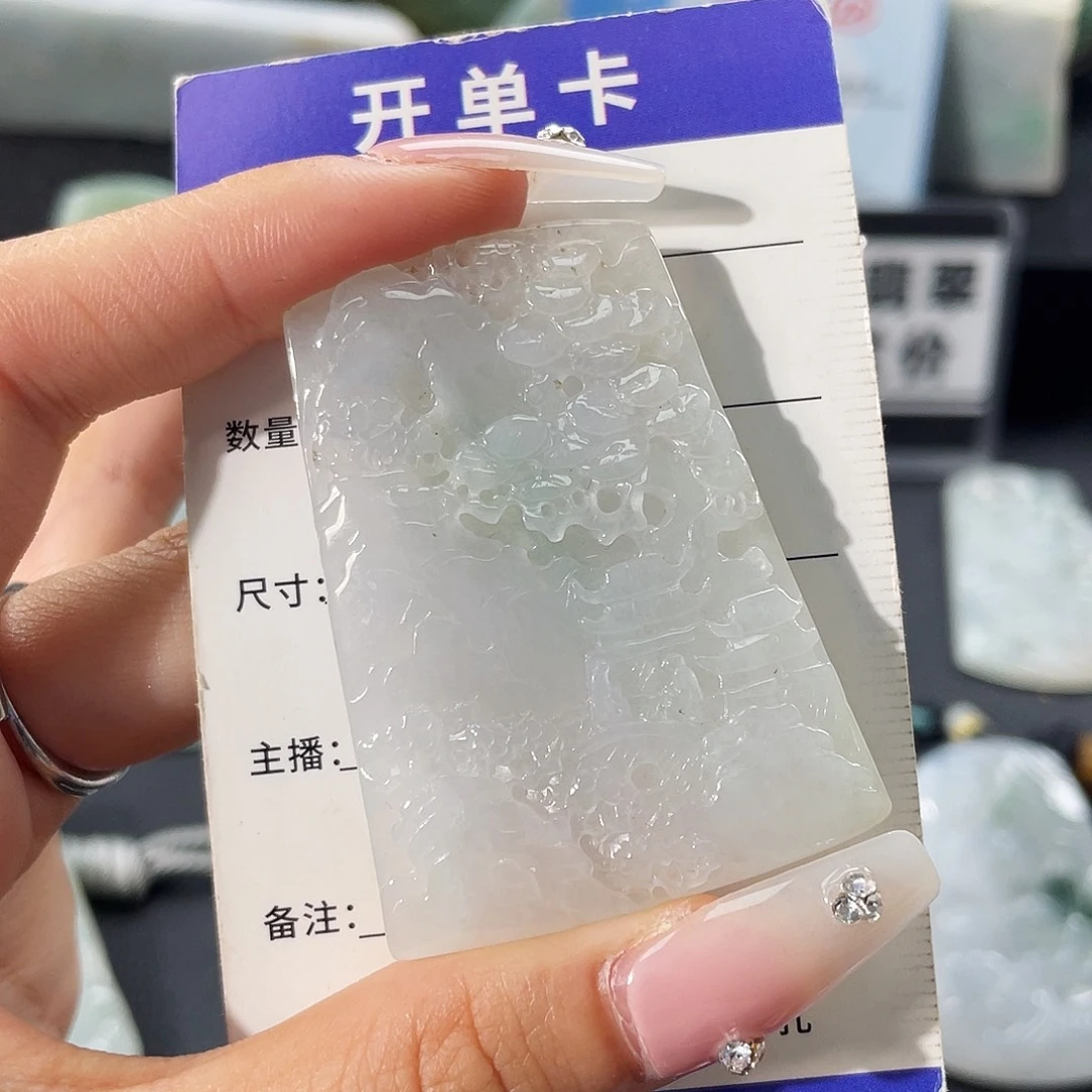 翡翠未镶嵌颈饰翡翠