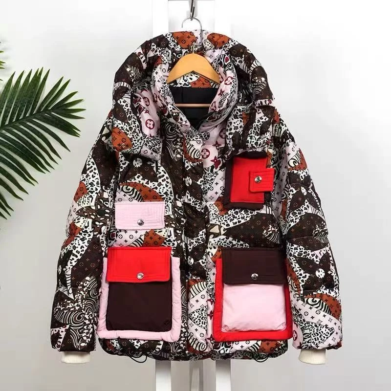 鹅绒服2025冬季新款老花字母多口袋连帽羽绒服YR1122