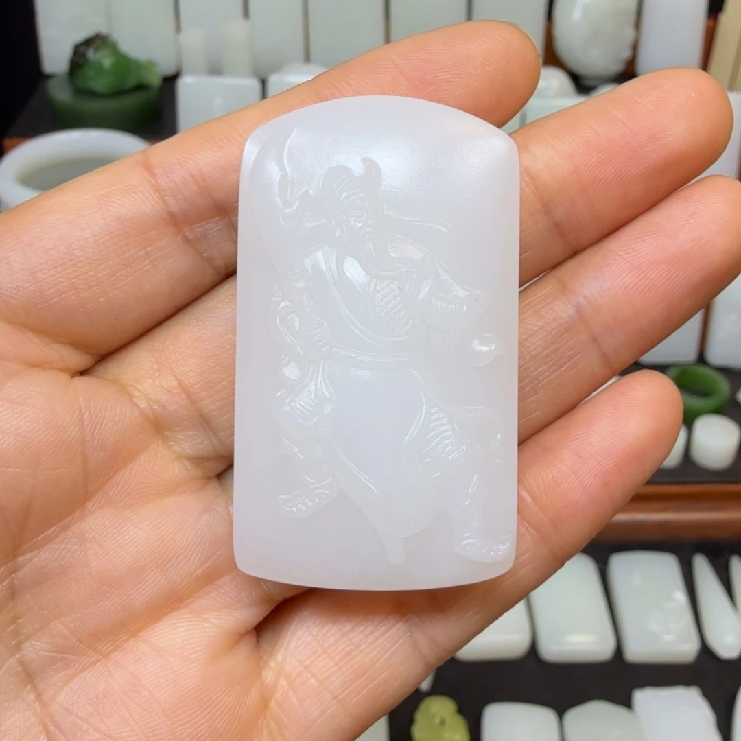 故***云和田玉未镶嵌颈饰