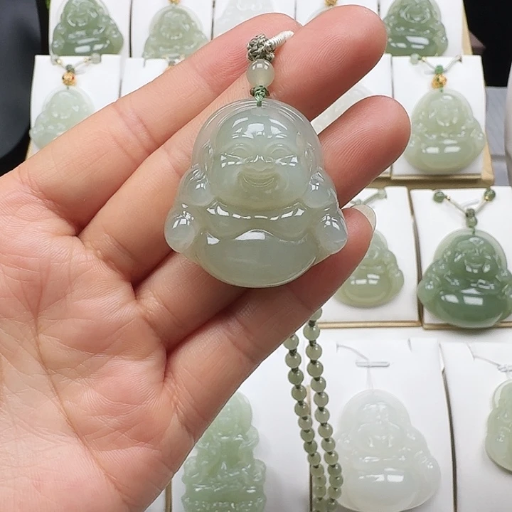 会***虎和田玉未镶嵌颈饰