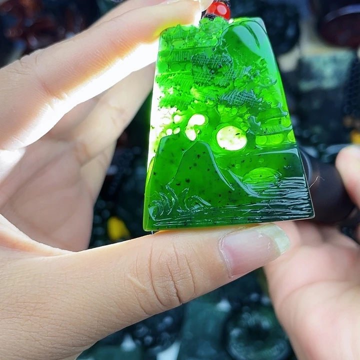 未镶嵌蛇纹石玉颈饰泰山玉山水牌精品
