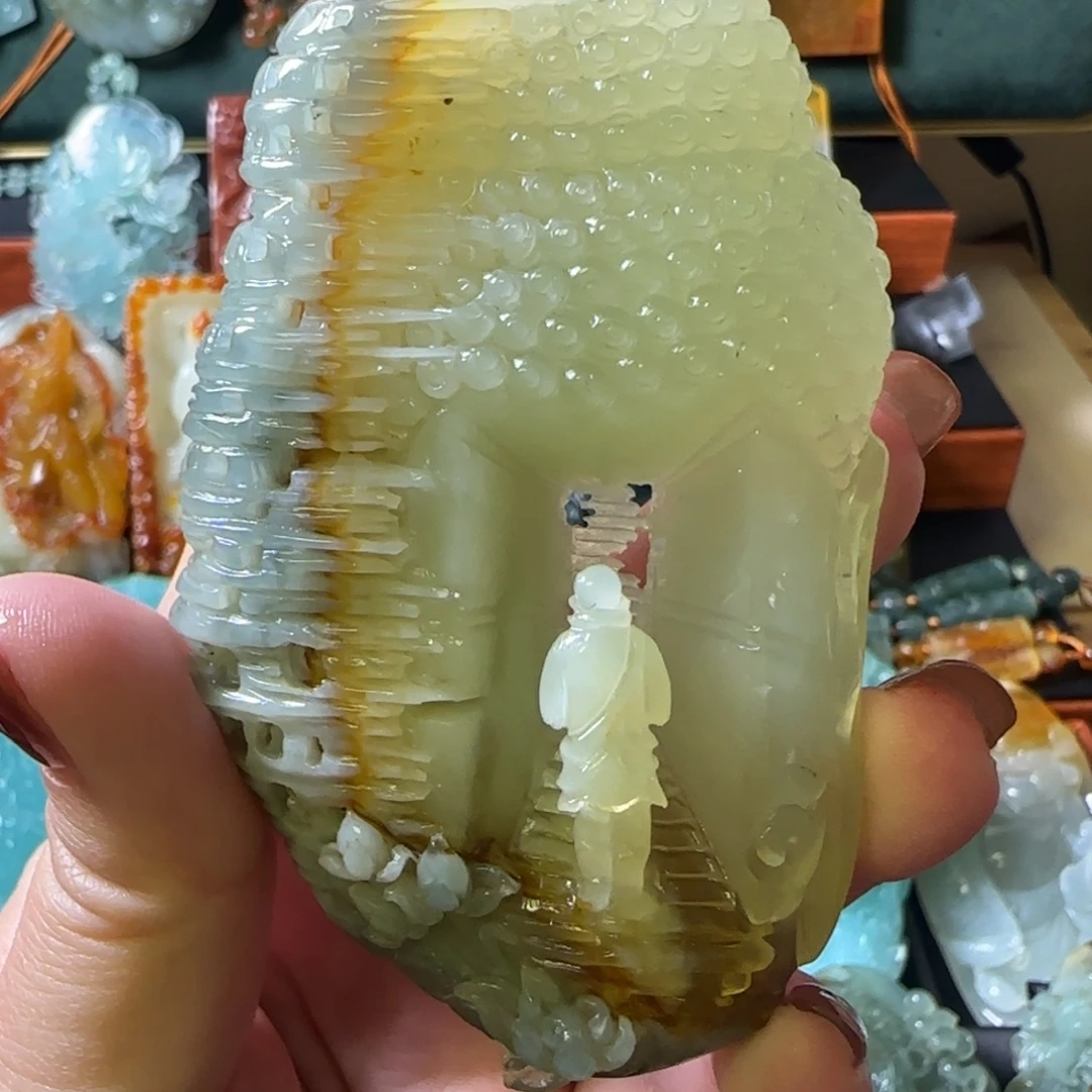 岫玉未镶嵌颈饰佛