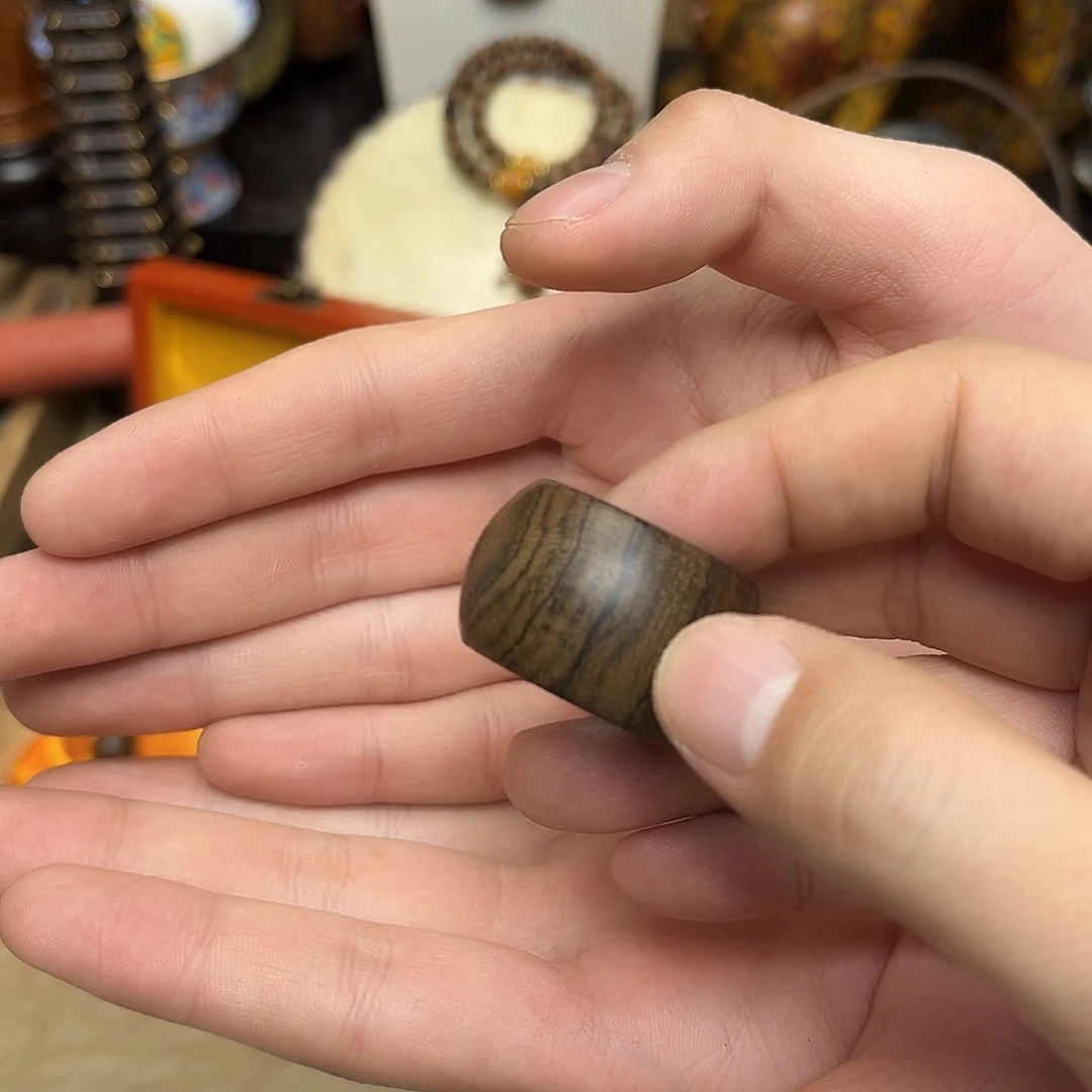 大叶紫檀（黑酸枝木类）