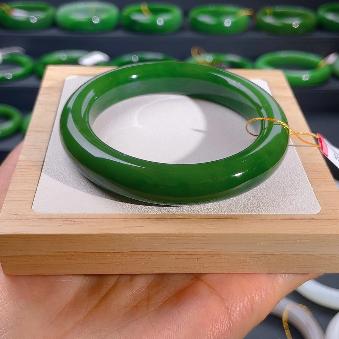 a***d和田玉手镯未镶嵌