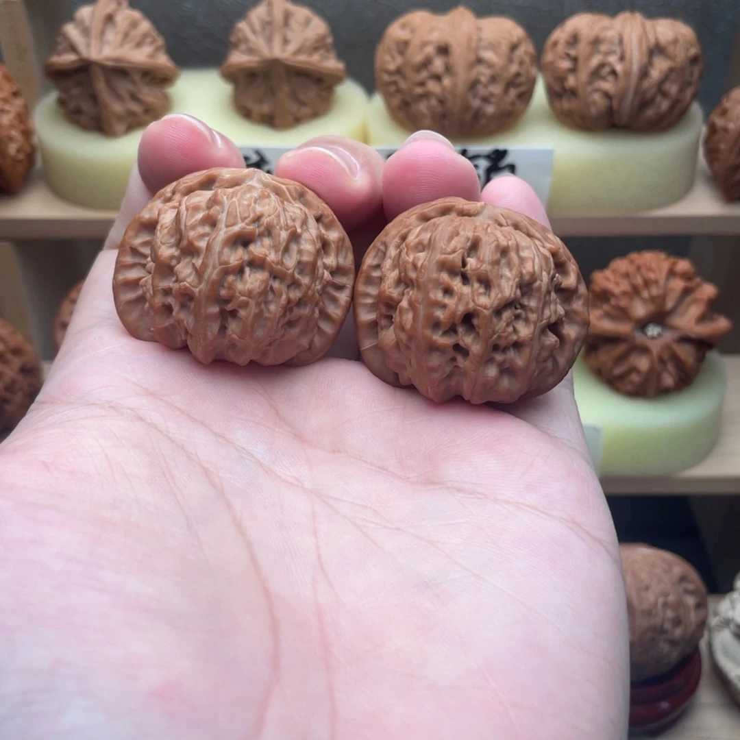 文玩核桃吊坠全品白狮子39➕交友价