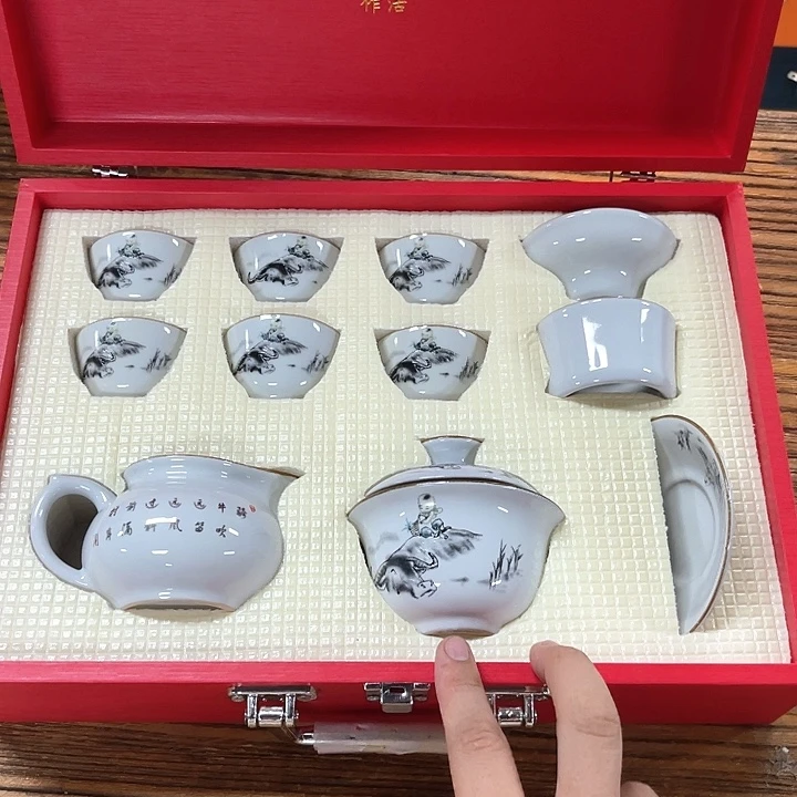 孤品茶具套装等。