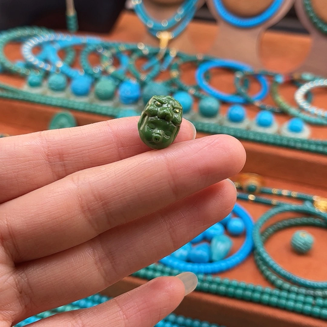 绿松石未镶嵌珠宝奇石