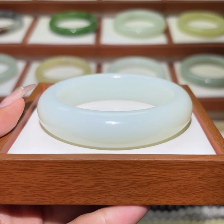 和田玉未镶嵌手镯白月光轮胎卡55/56