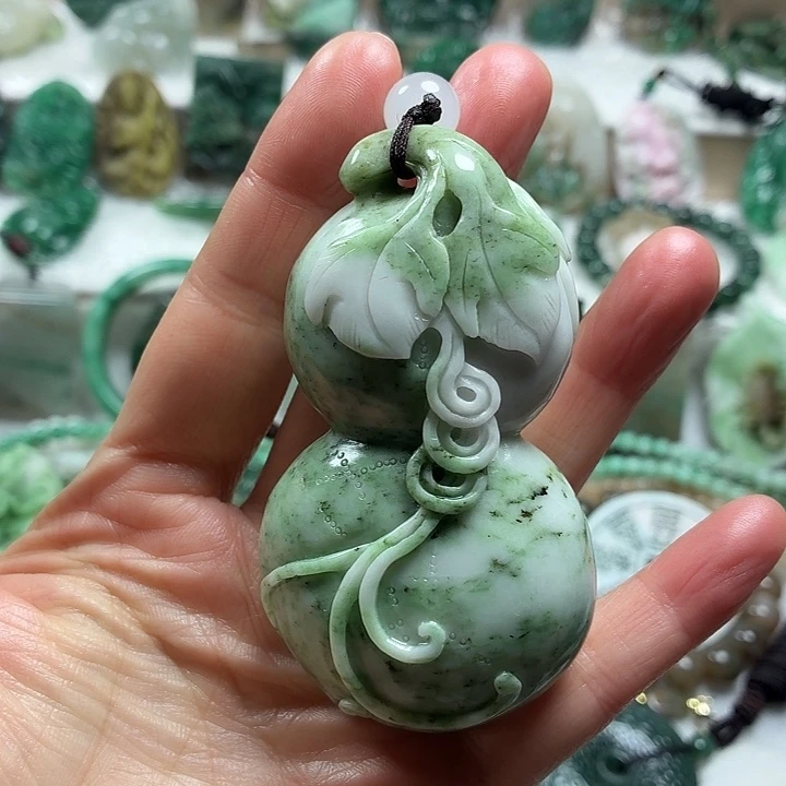 独山玉未镶嵌吊坠