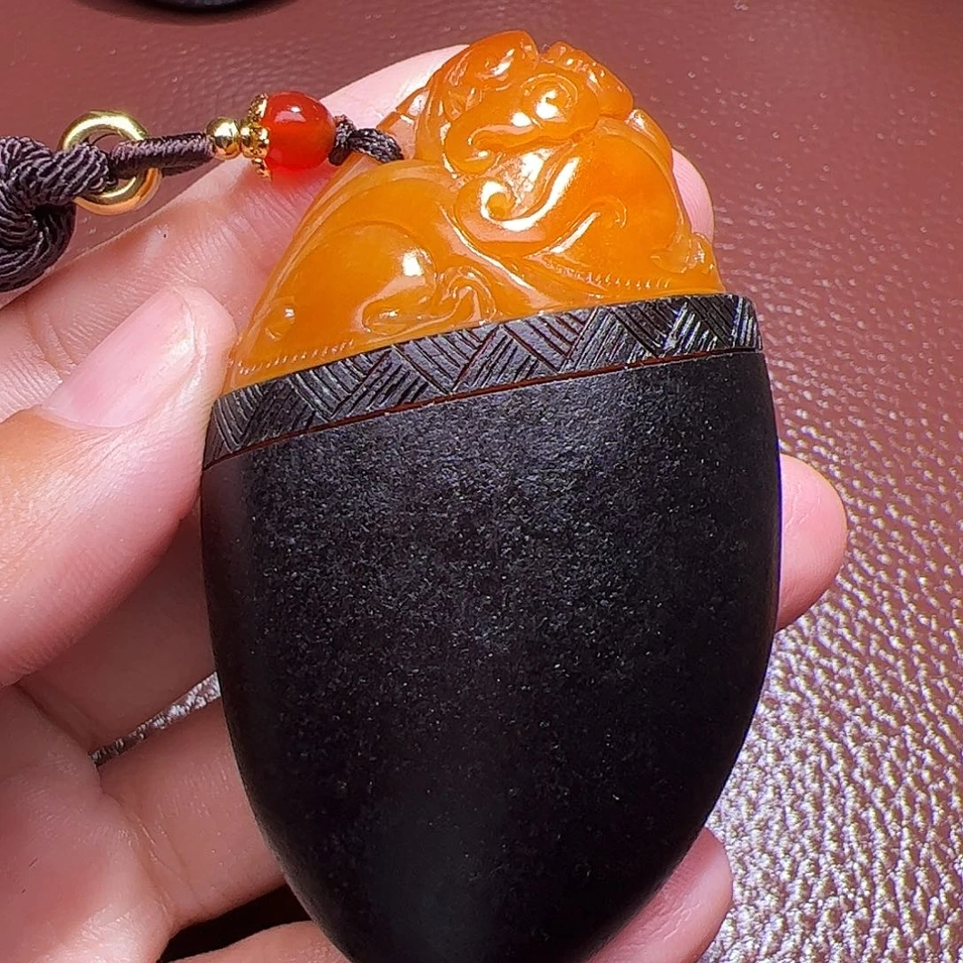 大***尊和田玉未镶嵌颈饰