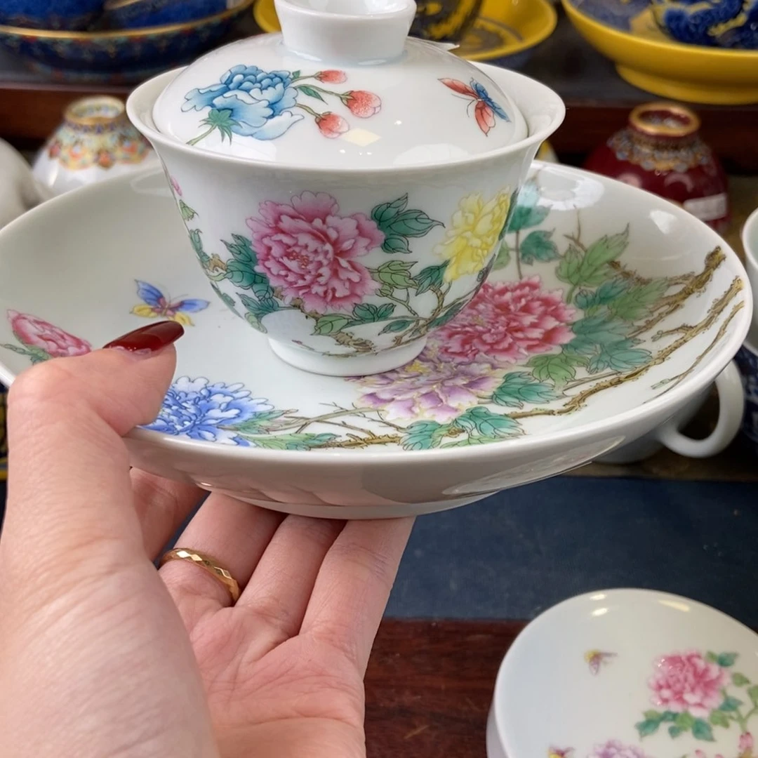 陶瓷艺术家的作品是一种