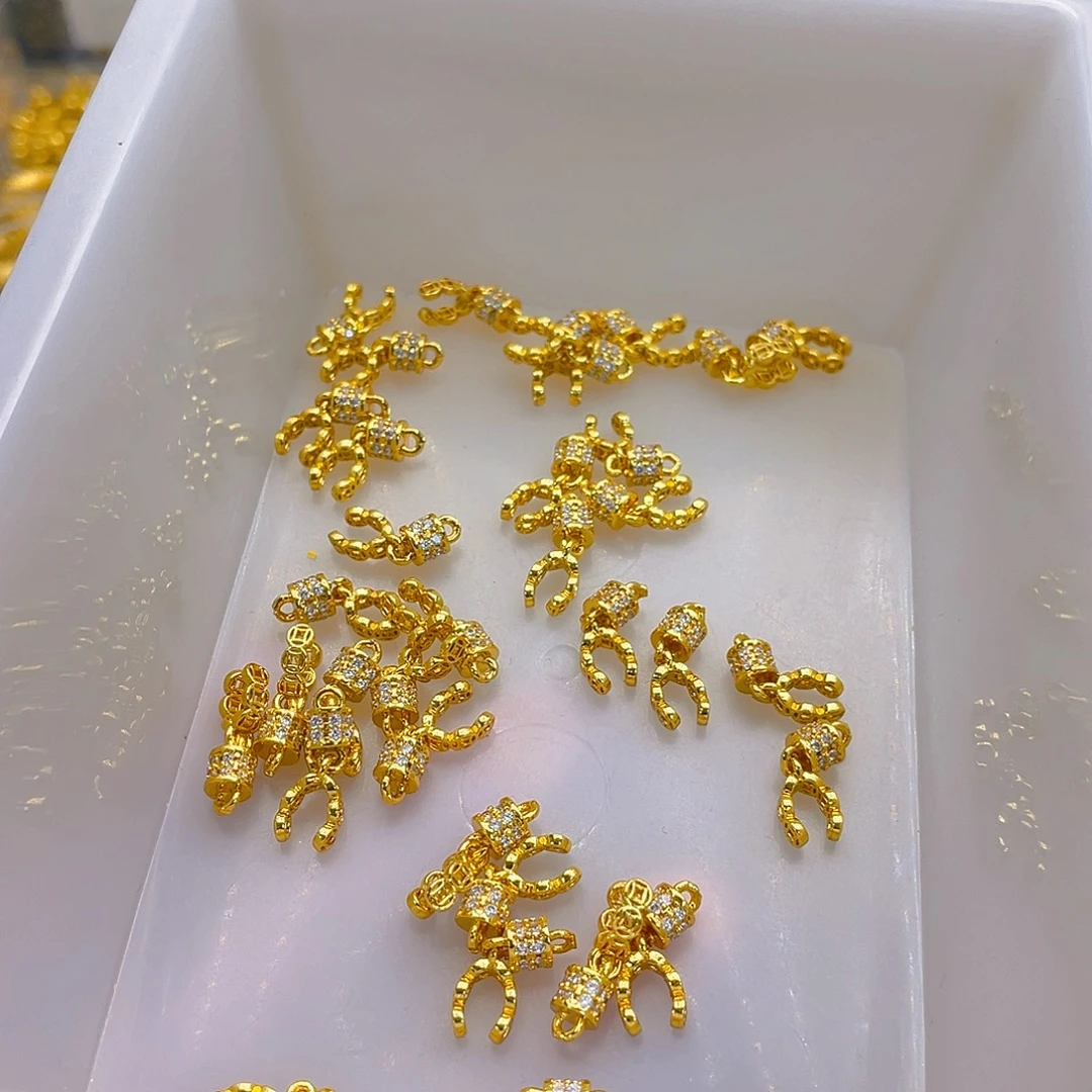 锆石铜合金镶嵌扣头1个