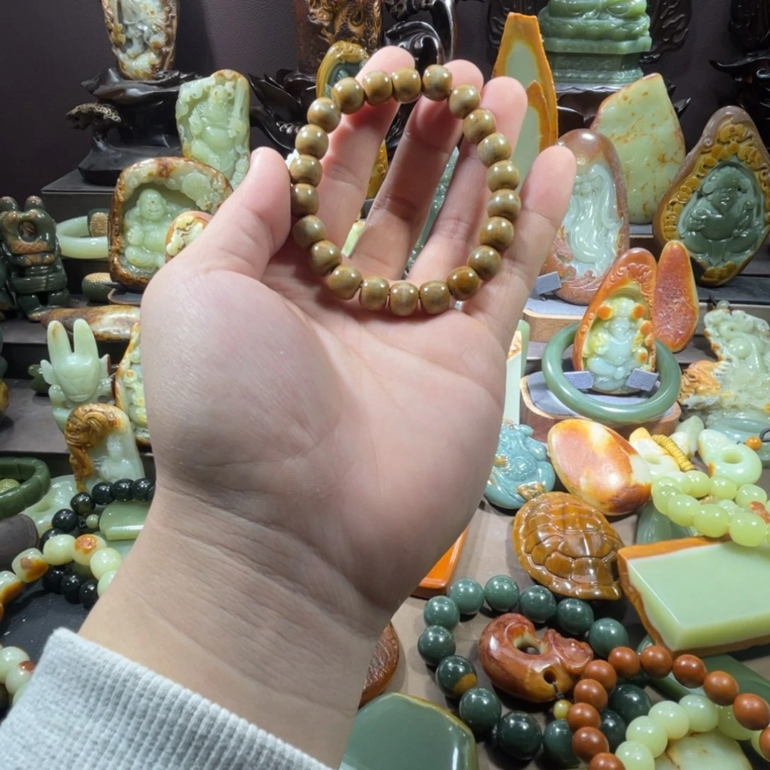 透闪石质玉未镶嵌珠宝奇石