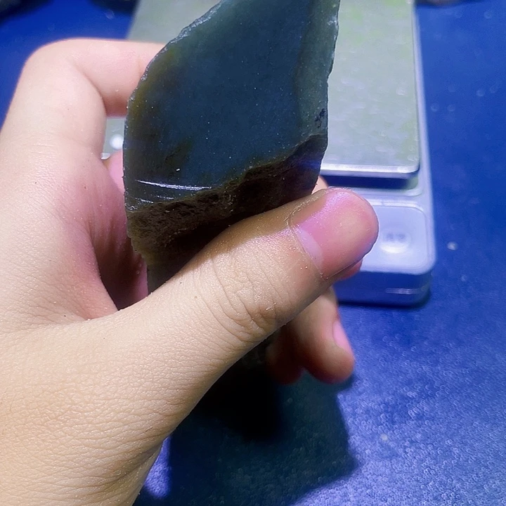 未镶嵌和田玉（糖玉）珠宝半成品