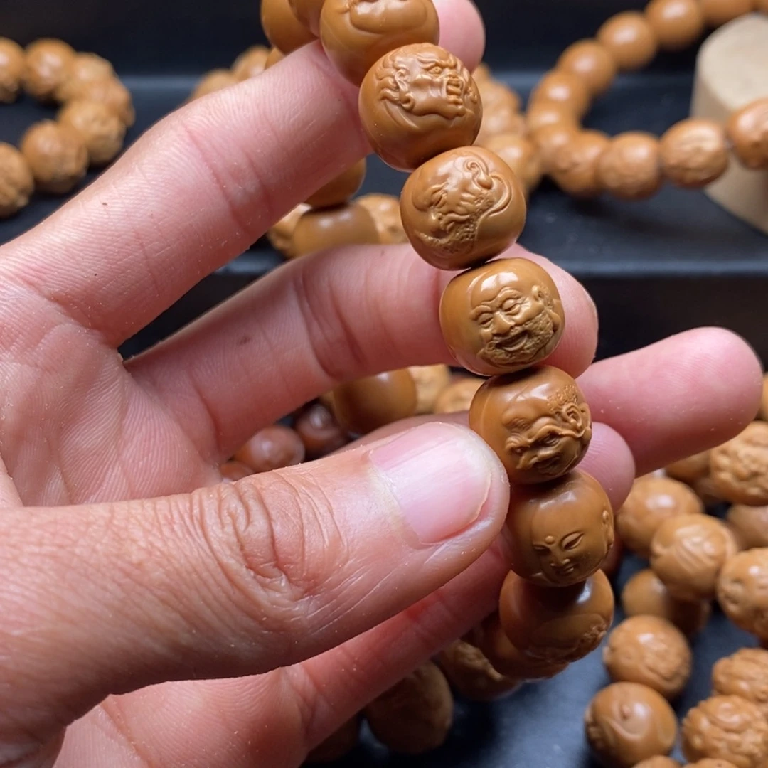 猴头核桃吊坠老型十八罗汉