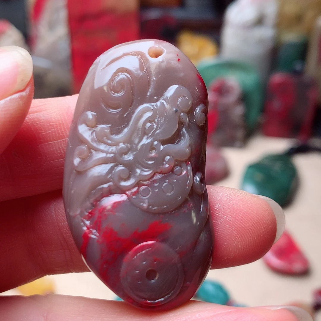 昌化石鸡血石牛角冻精美挂件