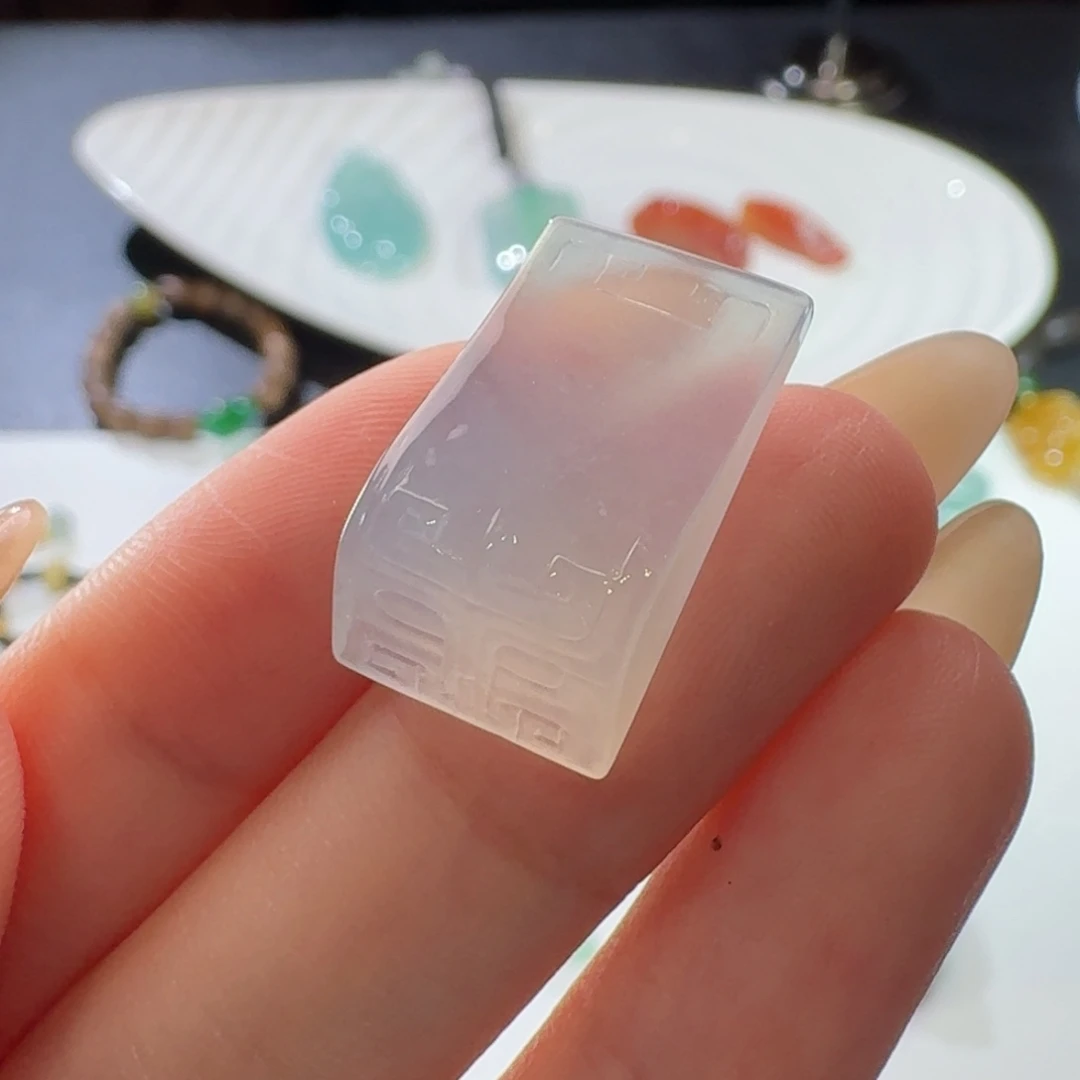 翡翠未镶嵌颈饰仿古饕餮