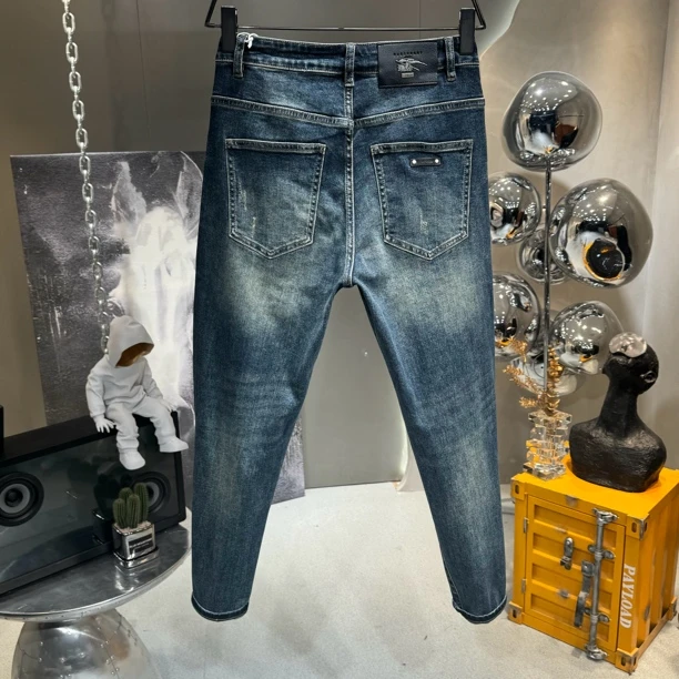 2025春秋新款小脚修身潮流百搭牛仔裤水洗磨破做旧毛须工艺弹力
