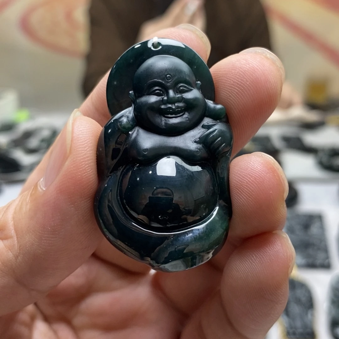 翡翠未镶嵌颈饰佛公