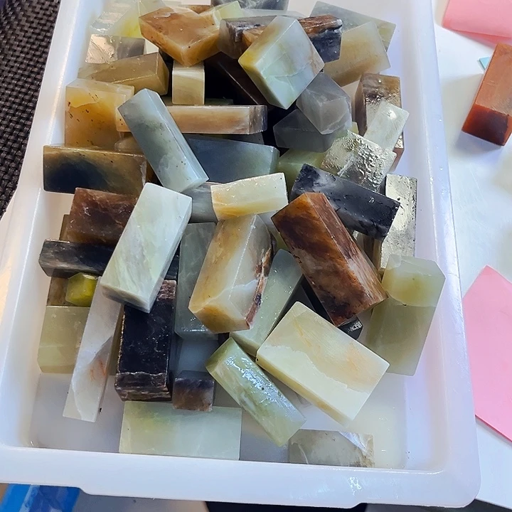 老***牛青田石印石这也让他们更愿意和