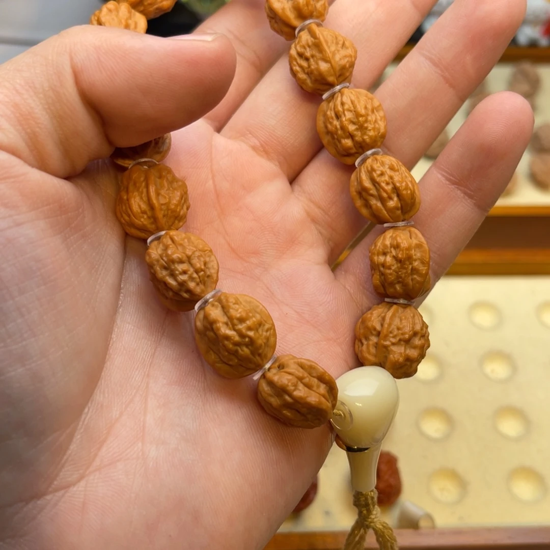 l***r文玩核桃手串蛤蟆头