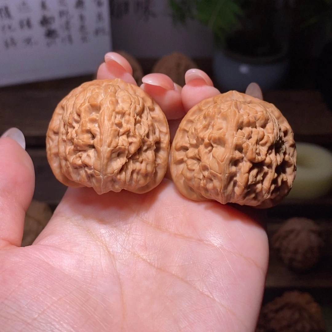 文玩核桃吊坠全品38+三角白狮子头