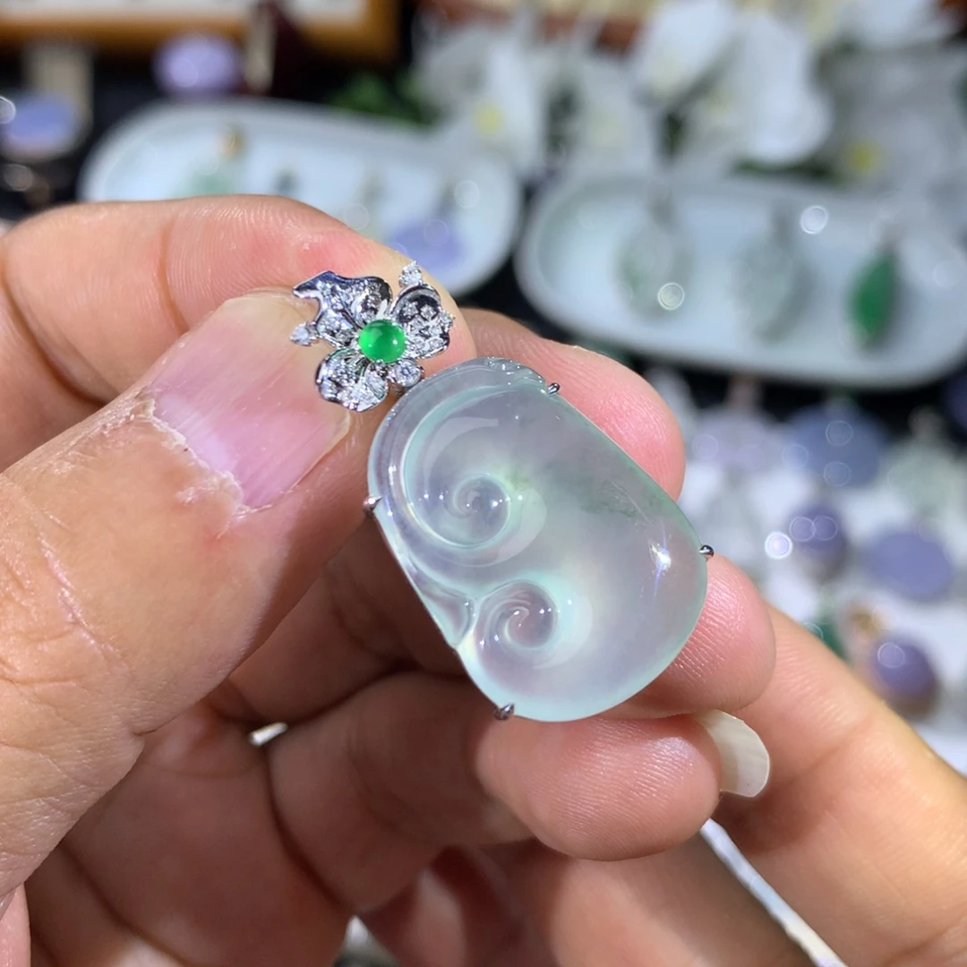 翡翠18K金镶嵌吊坠(不含链)