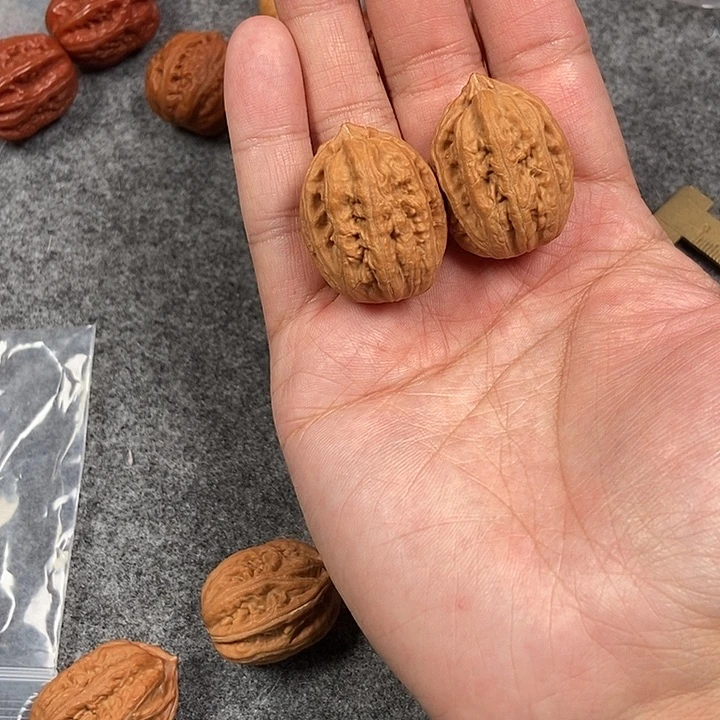 文玩核桃吊坠粗筋八楞25