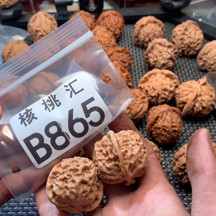 吊坠文玩核桃鱼籽纹
