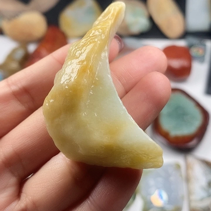 颈饰未镶嵌翡翠天然