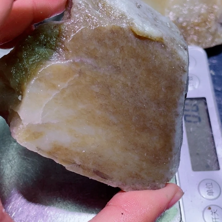 和田玉（糖玉）未镶嵌珠宝半成品