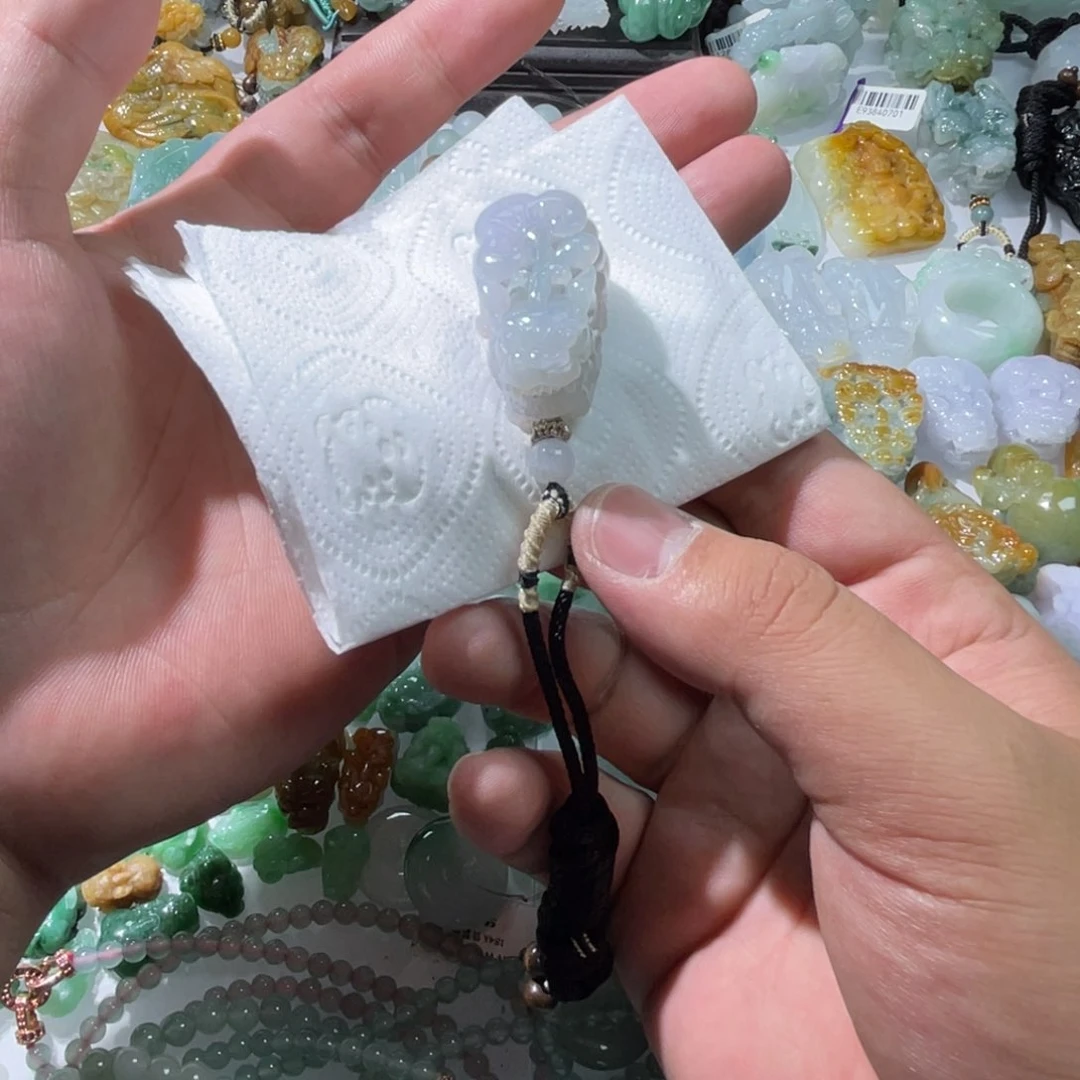 翡翠颈饰未镶嵌天然