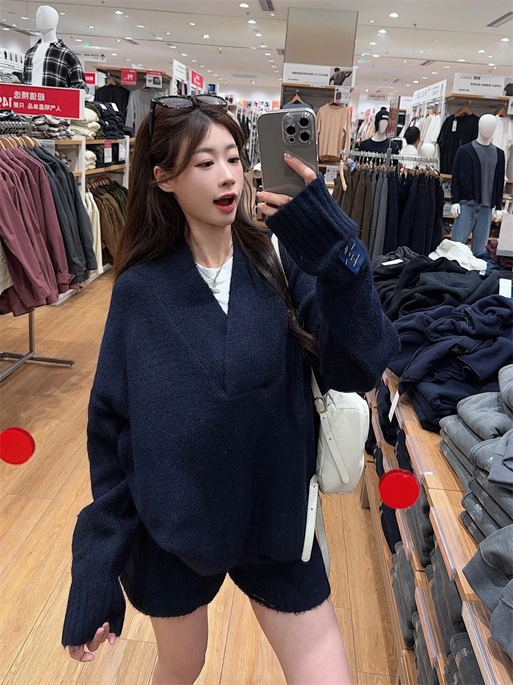 A#8170软糯V领针织衫毛衣女冬季高腰白色针织短裤氛围感两件套