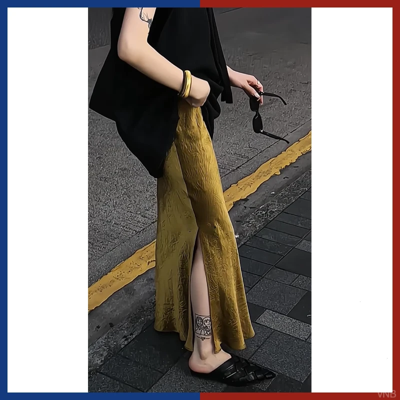 春夏直筒开叉半身裙风情万种新款设计感小众小个子长裙金色缎面